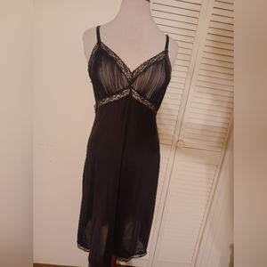 Gorgeous vintage 1950s midi slip dress